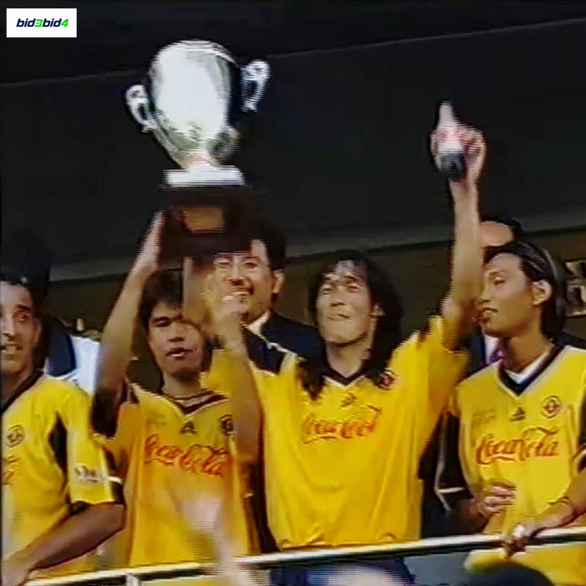 李健和南華11號黃金球衣  Lee Kin Wo SCAA No. 11 Golden Jersey