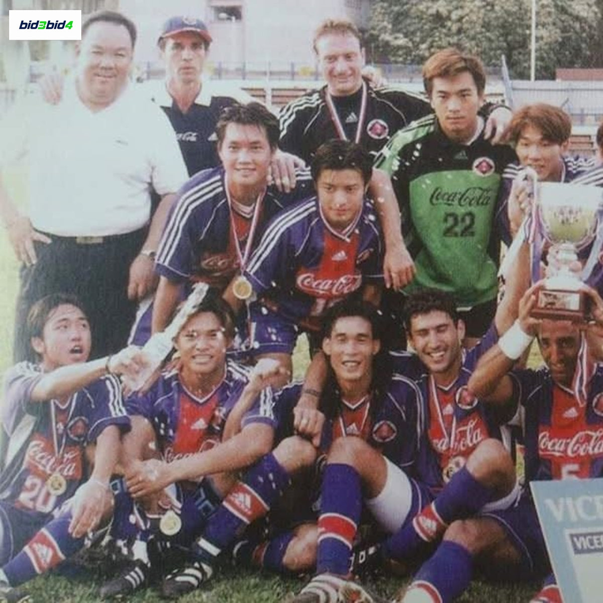 李健和1998至99年球季南華11號第3作客球衣